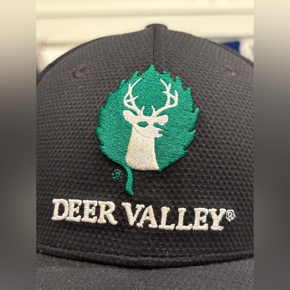 Under Armour, Ski Deer Valley, SnapBack enclosure, OSFM, Black - Picture 2 of 7